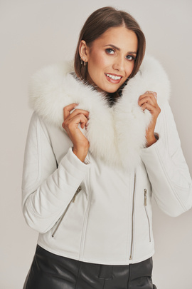Damen Lederjacke mit Kapuze in weiß mit abnehmbaren Fuchskragen, 100% Lammnappa, 100% Fuchsfell